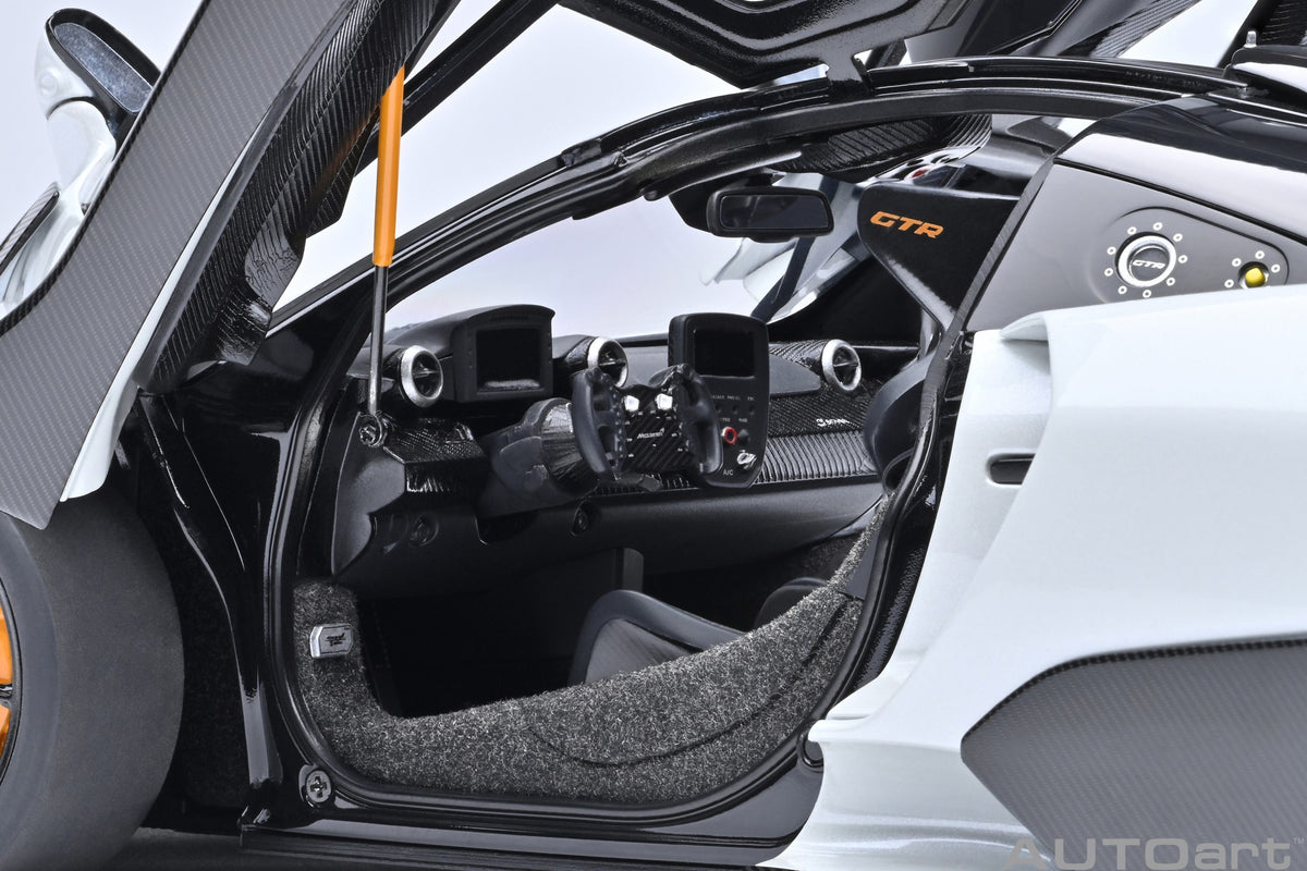 McLaren Senna GTR Silica White with Black Top 1/18 Model Car by Autoart