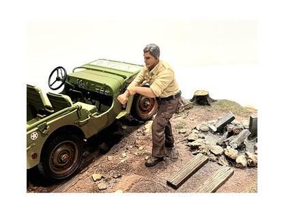 "4X4 Mechanic" Figure 3 for 1/18 Scale Models