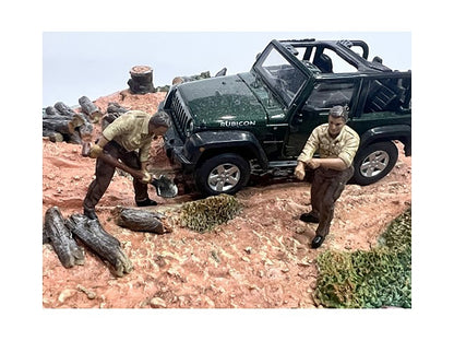 American Diorama 4X4 Mechanics 2-Piece Diecast Figure Set 2 for 1/43 Scale Models (AD43002)