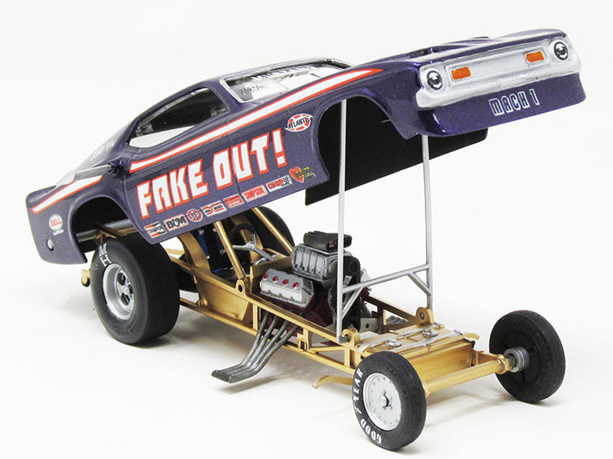 Model Kit Tom Daniel's "FAKE OUT!" Classic Funny Car (Snap-to-Build) 1/32 Scale Model by Atlantis