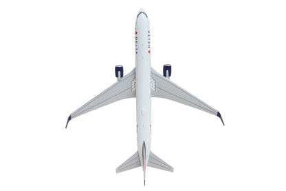 Boeing 767-300ER Commercial Aircraft "Delta Air Lines" (N199DN) White with Red and Blue Tail 1/400 Diecast Model by GeminiJets