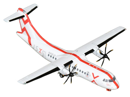 ATR 42-600 Commercial Aircraft "JSX" (N400JX) White with Red Stripes 1/400 Diecast Model Airplane by GeminiJets