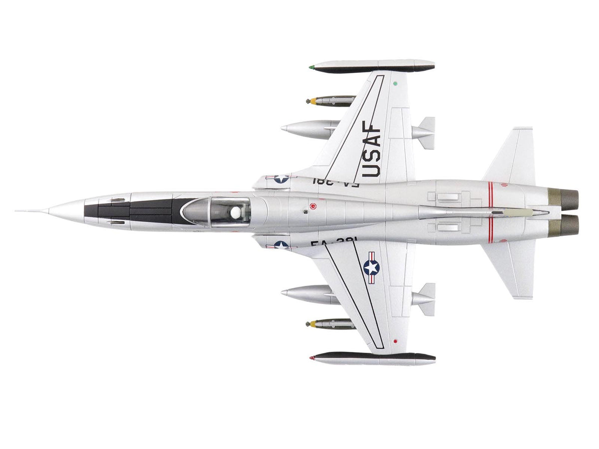 Northrop F-5A Freedom Fighter Aircraft "38381" (1960s) United States Air Force "Air Power Series" 1/72 Diecast Model by Hobby Master