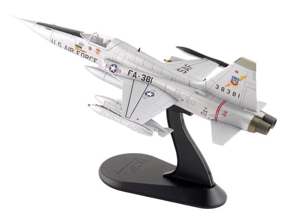 Northrop F-5A Freedom Fighter Aircraft "38381" (1960s) United States Air Force "Air Power Series" 1/72 Diecast Model by Hobby Master