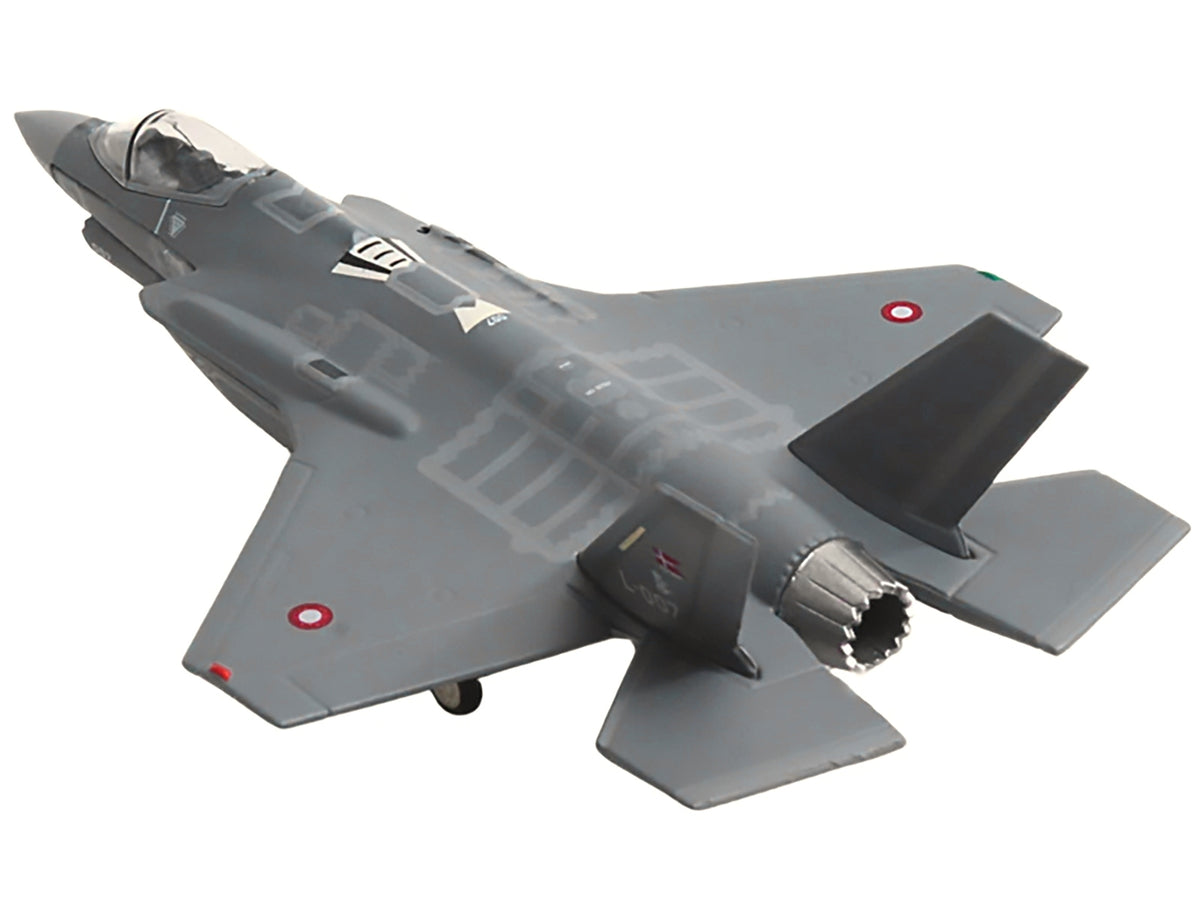 Lockheed Martin F-35A Lightning II Aircraft "Eskadrille 727 Skrydstrup Air Base" (L-007) Royal Danish Air Force 1/200 Diecast Model by Herpa
