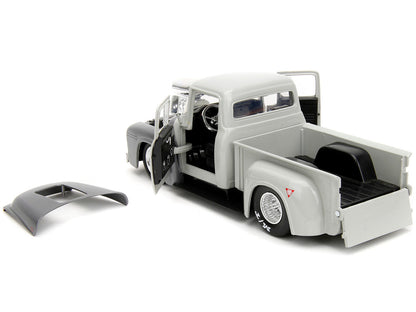 Jada 1956 Ford F-100 Pickup with Guile Figure - Street Fighter Hollywood Rides 1/24 Diecast Model